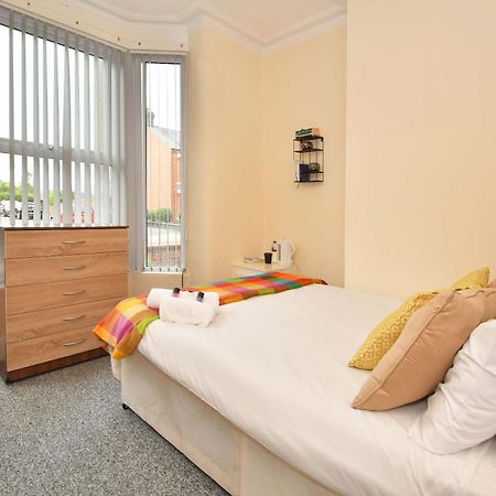 Townhouse @ 178 Ruskin Road Crewe Eksteriør billede
