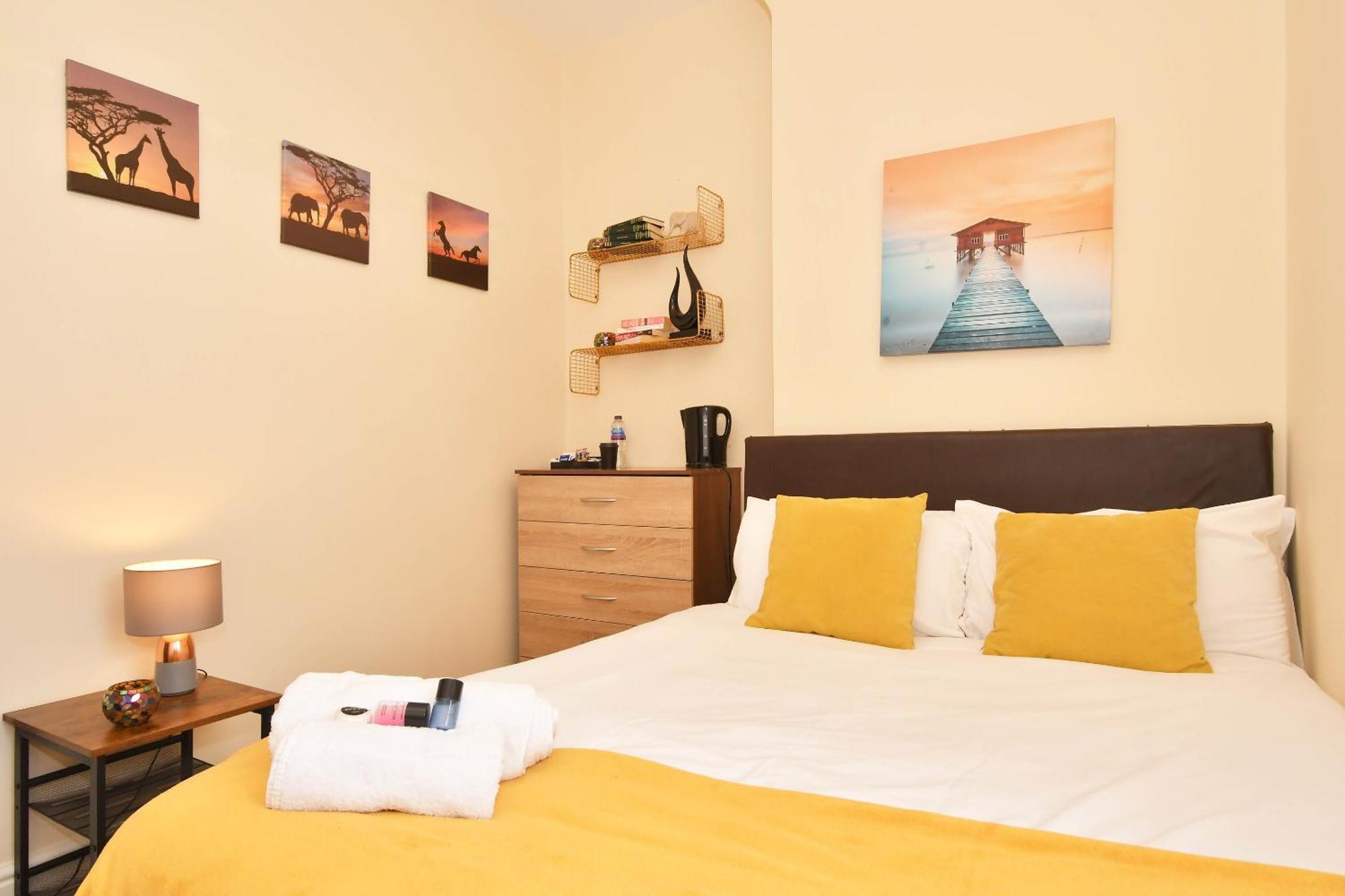 Townhouse @ 178 Ruskin Road Crewe Eksteriør billede