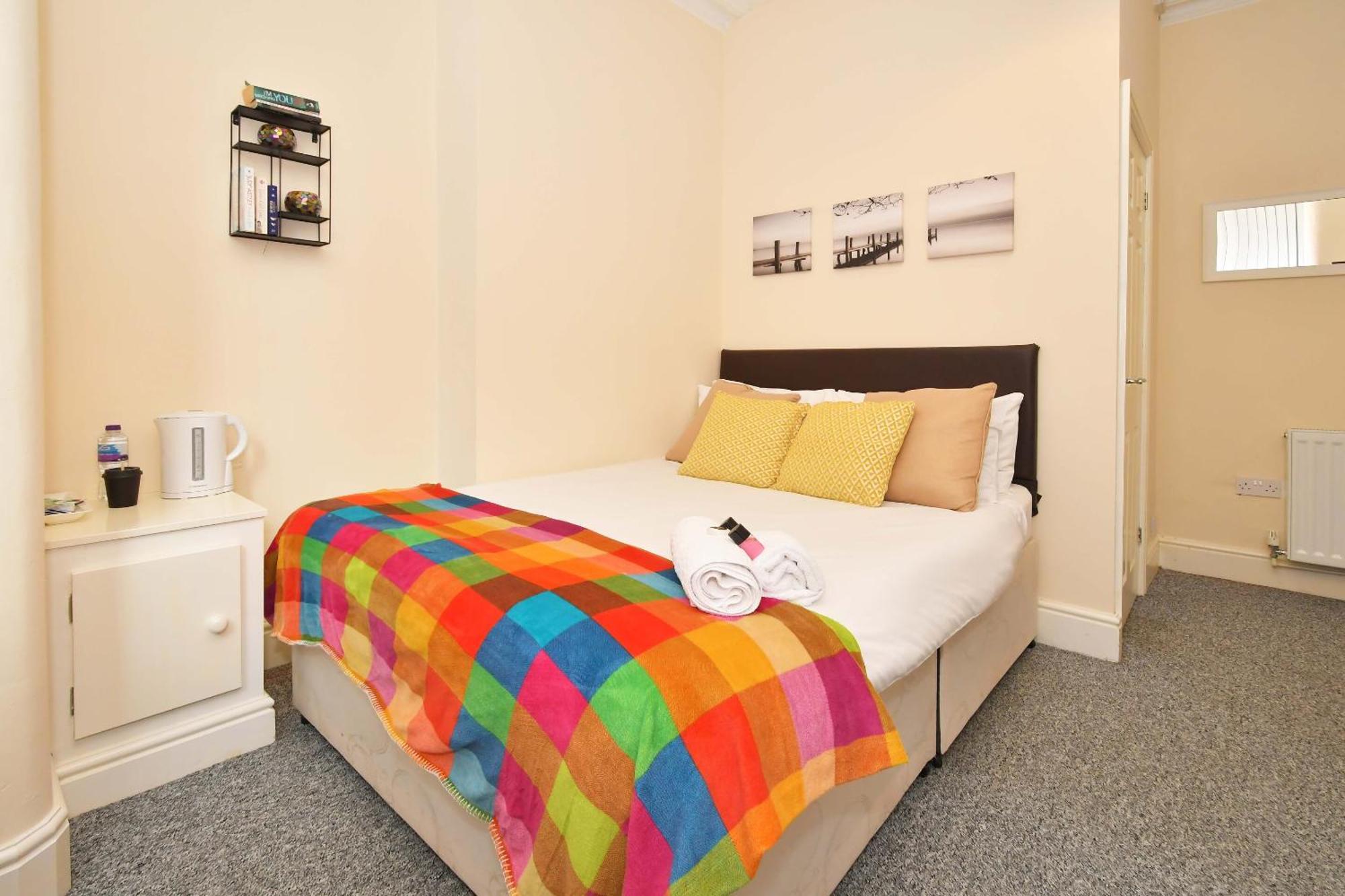 Townhouse @ 178 Ruskin Road Crewe Eksteriør billede