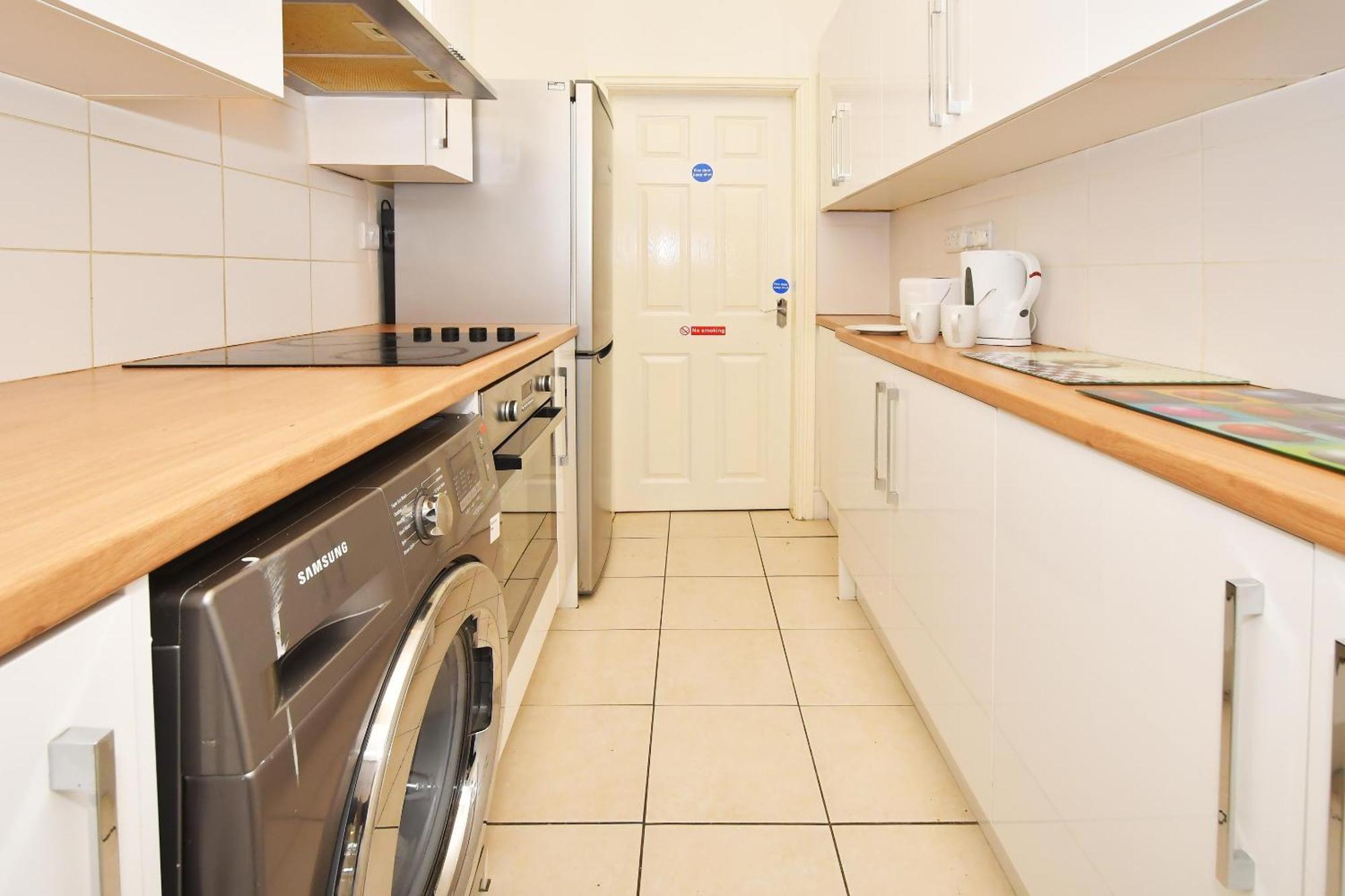 Townhouse @ 178 Ruskin Road Crewe Eksteriør billede