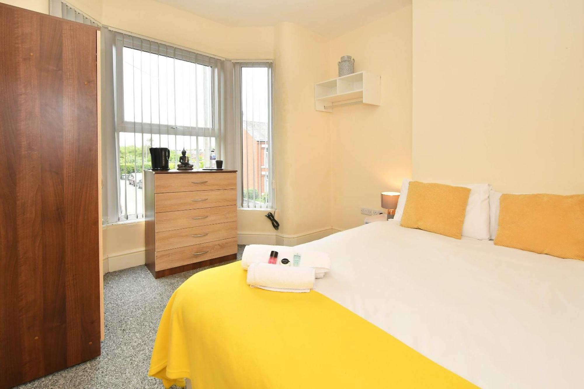 Townhouse @ 178 Ruskin Road Crewe Eksteriør billede