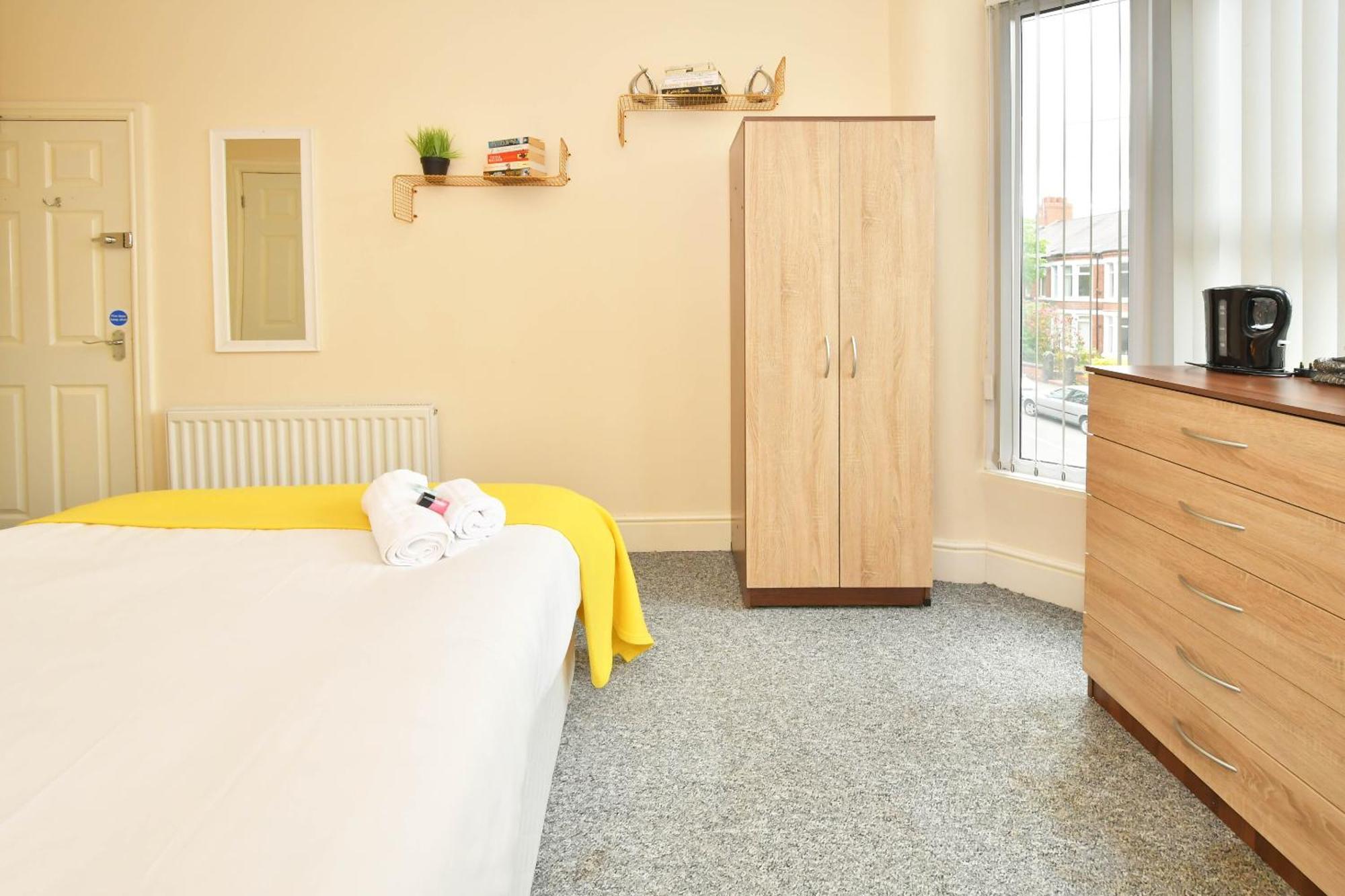 Townhouse @ 178 Ruskin Road Crewe Eksteriør billede