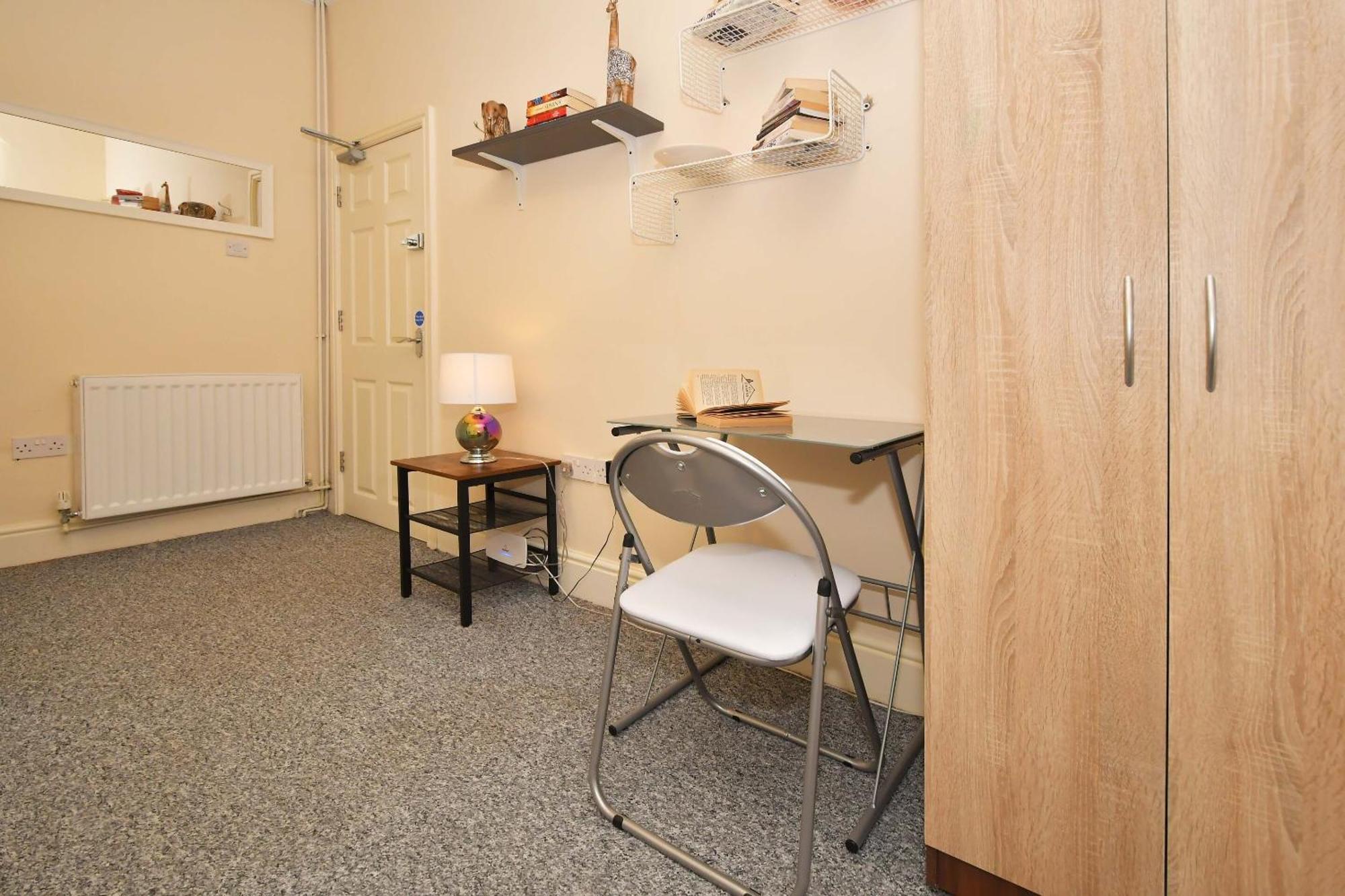 Townhouse @ 178 Ruskin Road Crewe Eksteriør billede