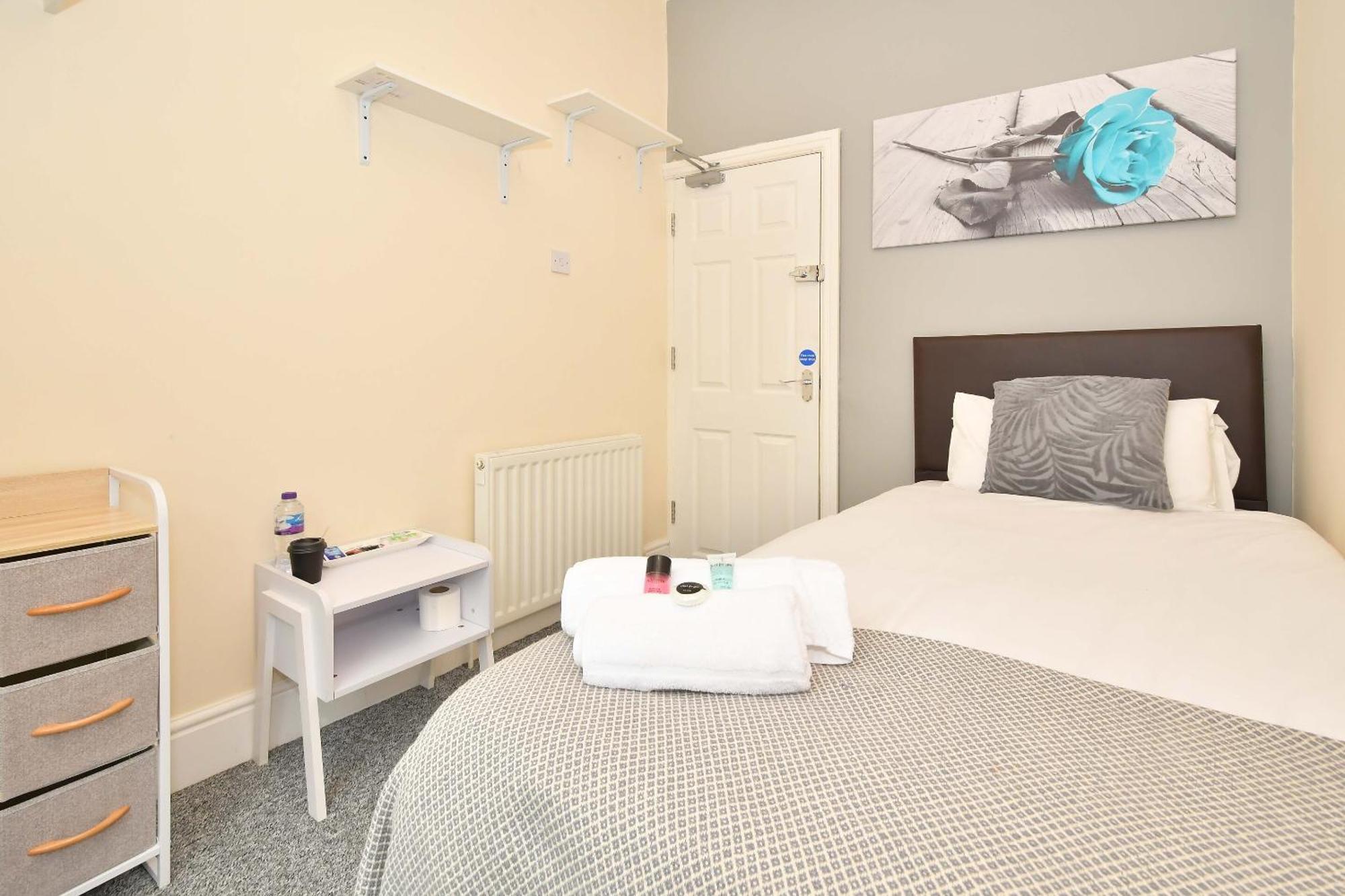 Townhouse @ 178 Ruskin Road Crewe Eksteriør billede